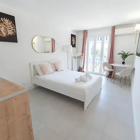 Cosy * Νίκαια